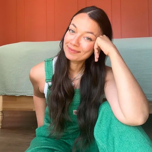 Ceyda Kasabalı WhatsApp kanal görseli